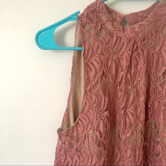 Halter top - Picture 2 of 2